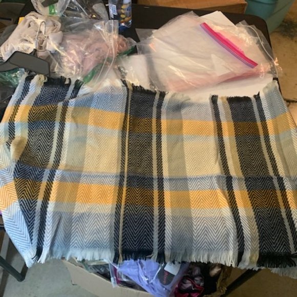 Lucky Leaf Women Winter Checked Pattern Cashmere Warm Plaid Infinity Scarf OS - Picture 4 of 6